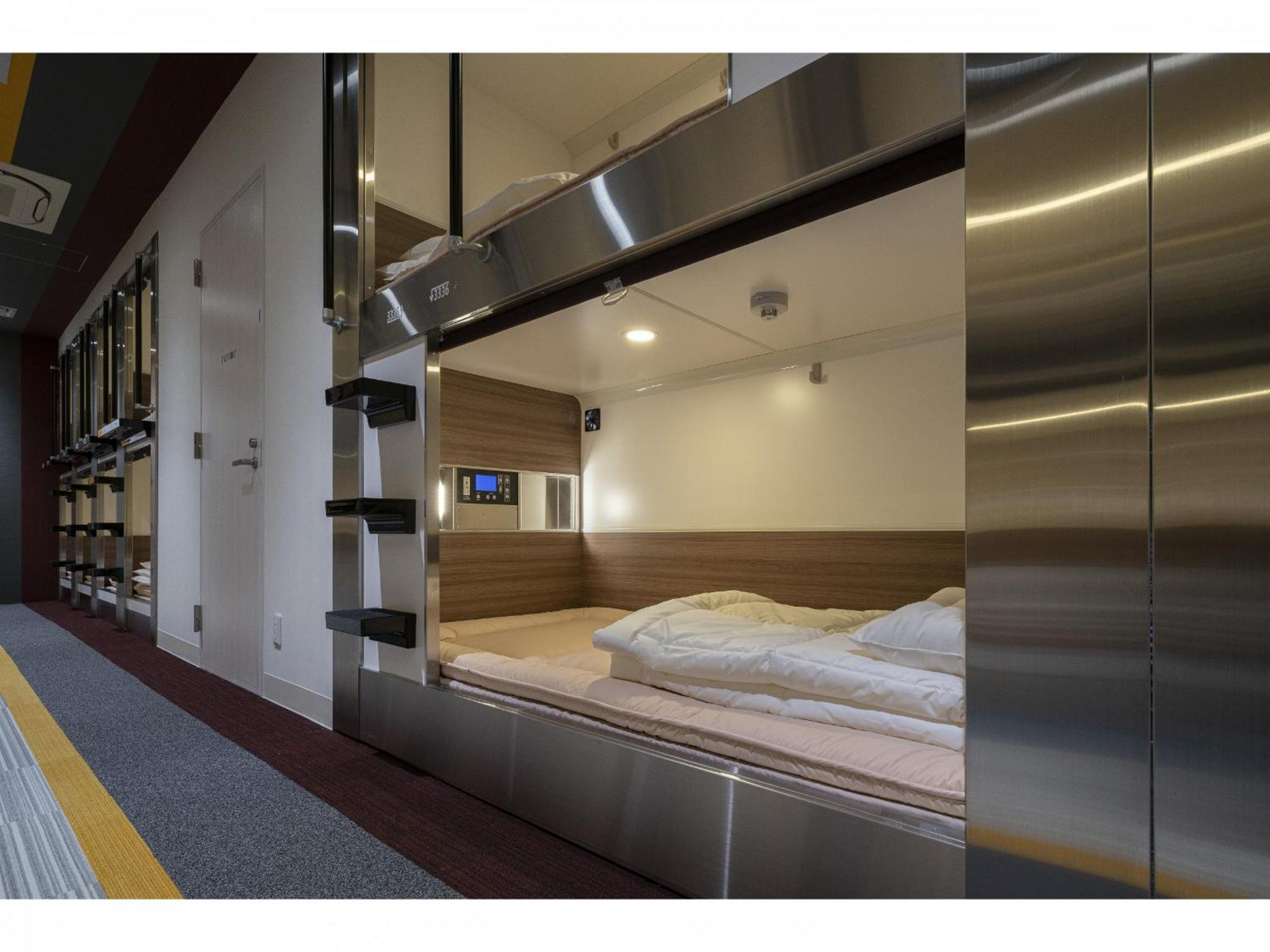Capsule Hotel J Garden Shin-Osaka Dış mekan fotoğraf