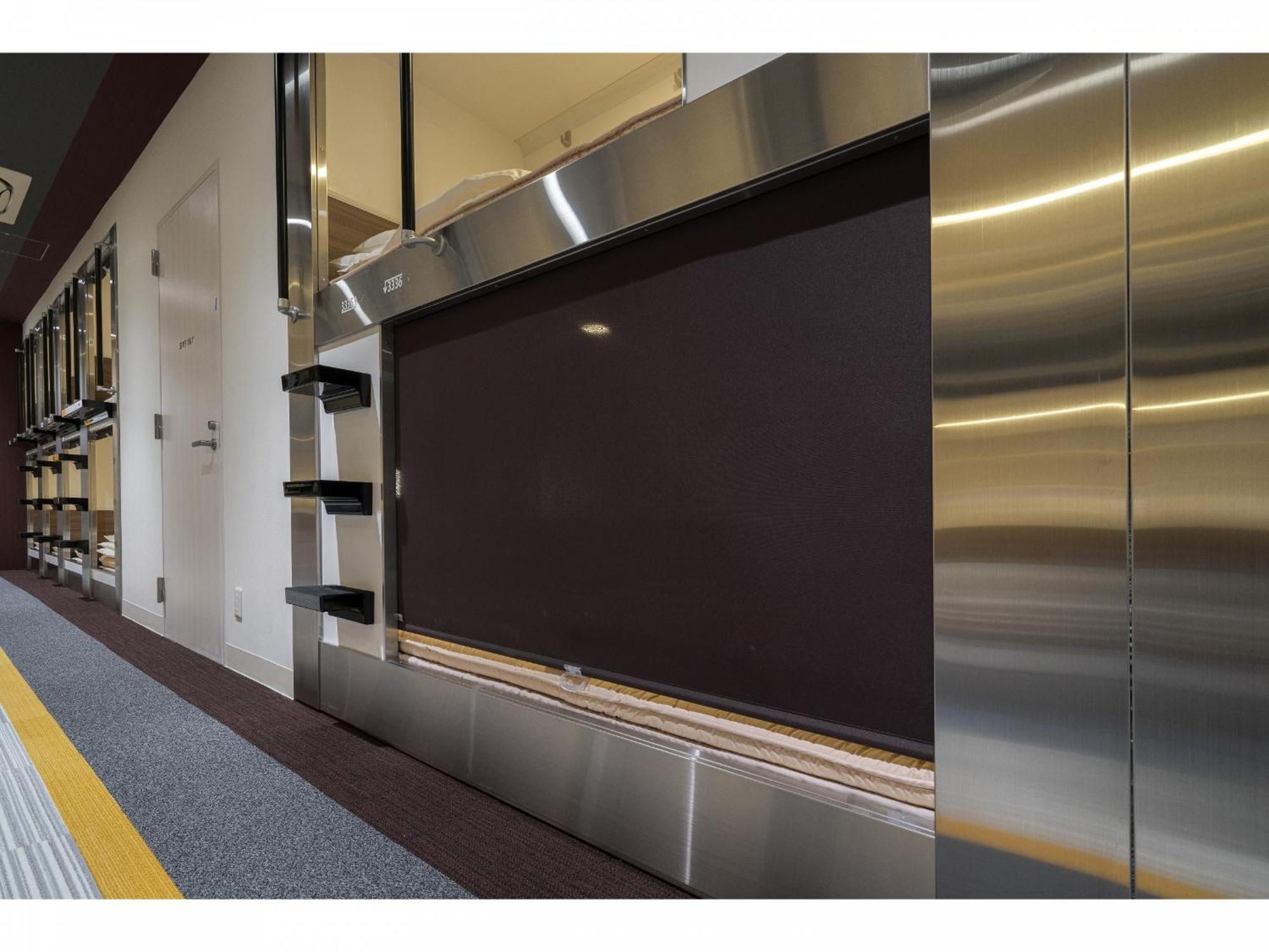Capsule Hotel J Garden Shin-Osaka Dış mekan fotoğraf